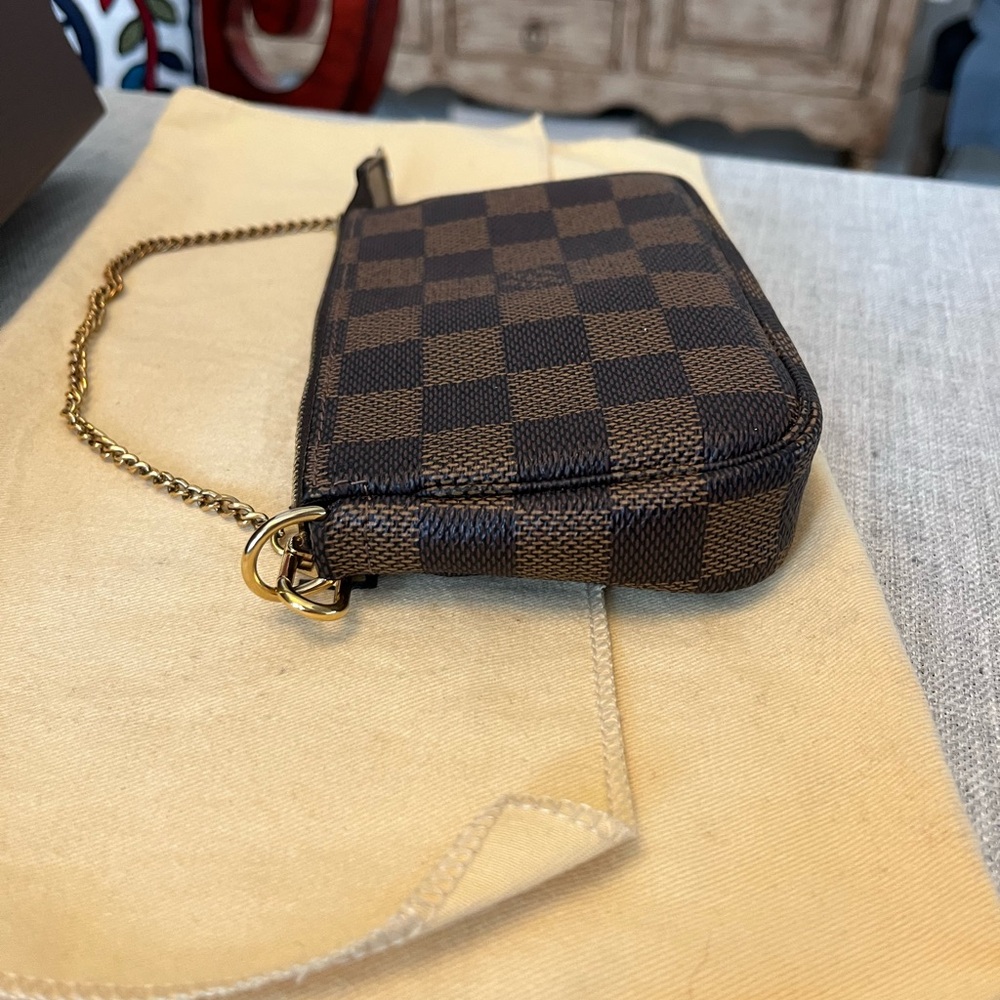 Louis Vuitton mini pochete denier